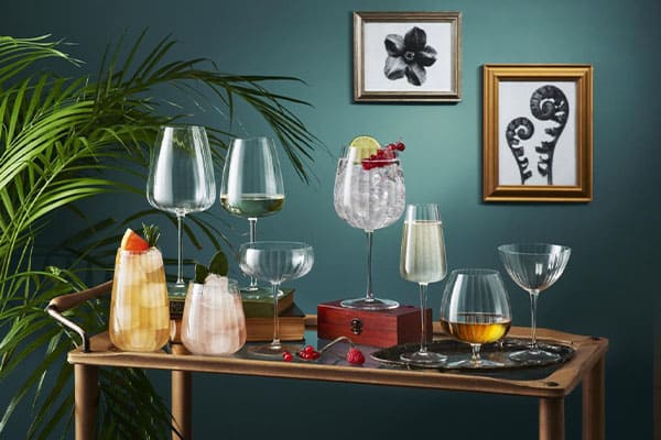Affascinanti, misteriosi e senza tempo. Cosa sono gli Speakeasies?